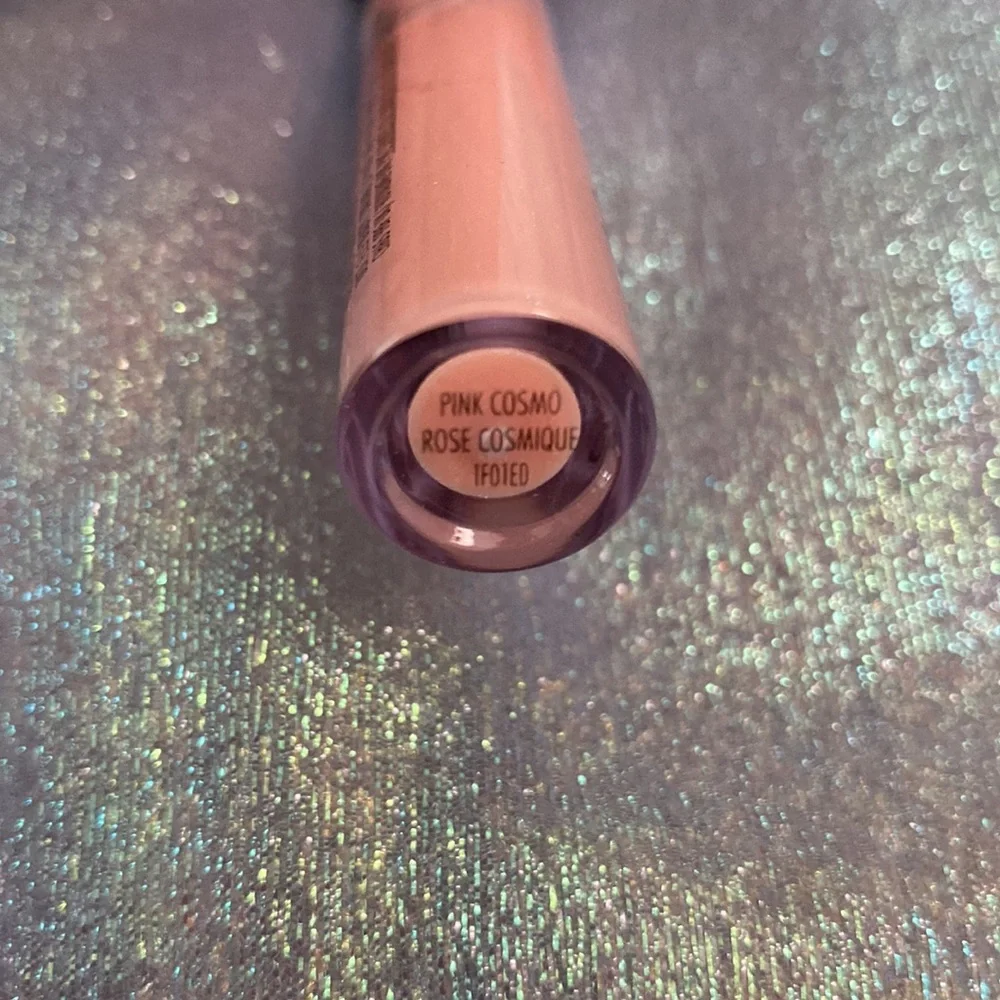 e.l.f. Lip Plumping Gloss in Pink Cosmo - Nude Peach Pink